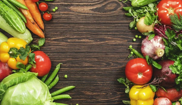 Egészséges Étel Válogatás Friss Nyári Ökológiai Zöldségek Fűszernövények Asztal Háttér — Stock Fotó