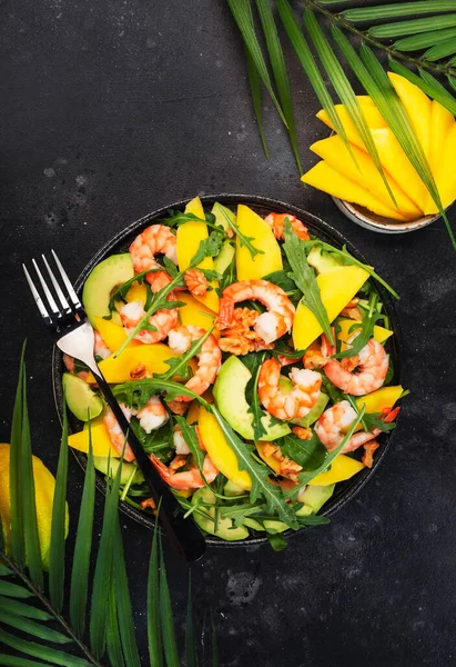 Fresh Shrimps Mango Avocado Salad Walnut Spinach Arugula Top View — Stock Photo, Image