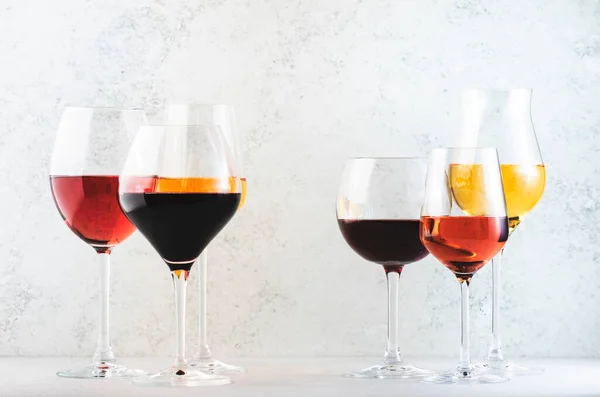 Assortimento Vini Vino Rosso Bianco Rosato Bicchieri Vino Fondo Grigio — Foto Stock