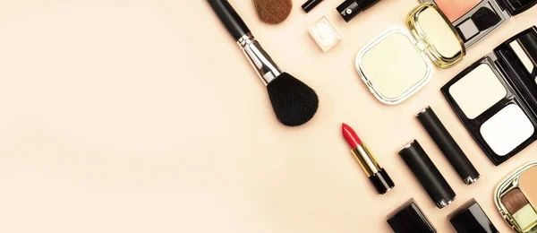Cosmétiques Décoratifs Professionnels Produits Maquillage Accessoires Sur Fond Rose Style — Photo