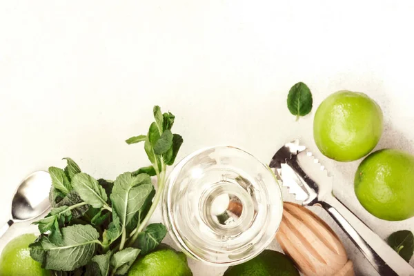 Mojito Cocktail Making Mint Lime Ice White Rum Cane Sugar — Stock Photo, Image