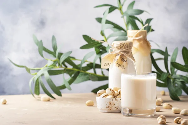 Latte Anacardi Bottiglie Bevanda Vegana Alternativa Non Casearia Spazio Negativo — Foto Stock