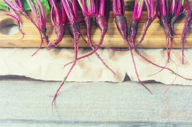 Pancar kökleri üzerinde kesme tahtası