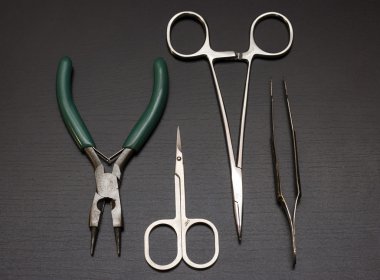 Siyah arka plan üzerine araçları