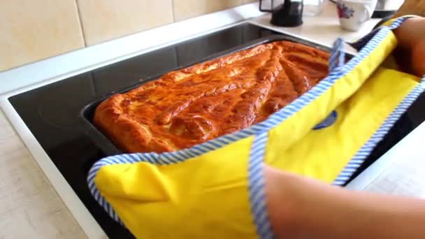 Gotowe ciasto domowe — Wideo stockowe