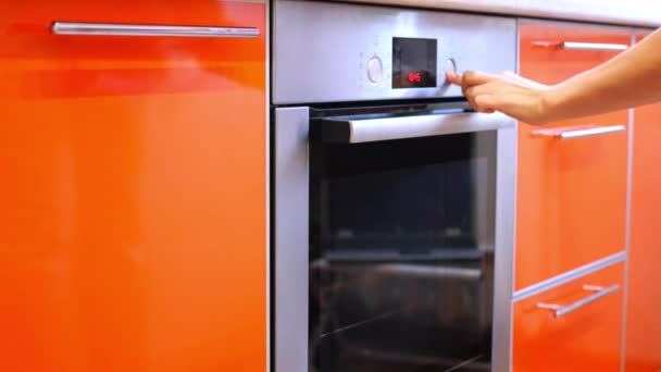 Cuire un gâteau fait maison au four 