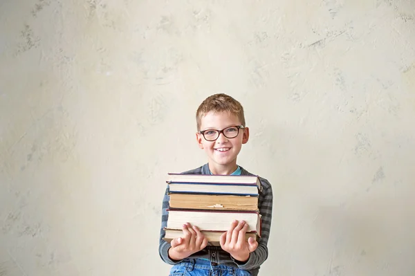 Colegial con libros — Foto de Stock