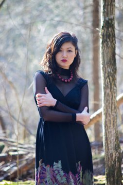 Orman, cadı, kadın, tüy kuzgun, peri masalı