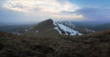 bahar dağ manzarası