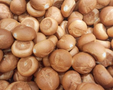 Fırından taze buğday çörekleri. Ekmek ve fırın ürünü