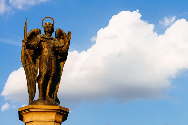 Estatua de Arcángel Miguel —  Fotos de Stock