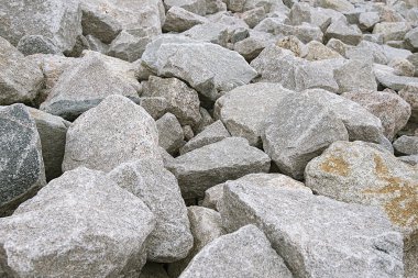 Arka plan gri ve kahverengi granit kayalar