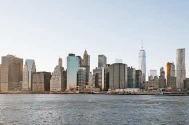 Günbatımı ışığında Manhattan silüeti