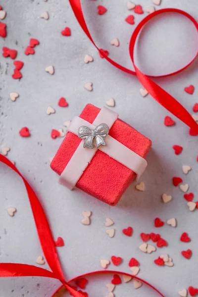 Gift cake desserts. Present. Dessert for Valentines Day — Stock Photo, Image