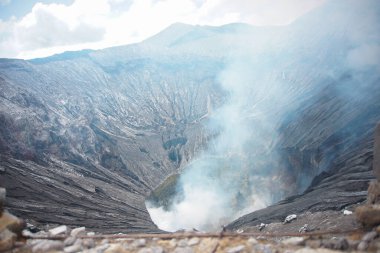 Bromo Dağı Krateri 'nden yükselen buhar, Doğu Java, Endonezya