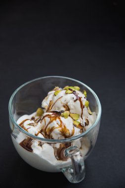 Antep fıstığı ile dondurma