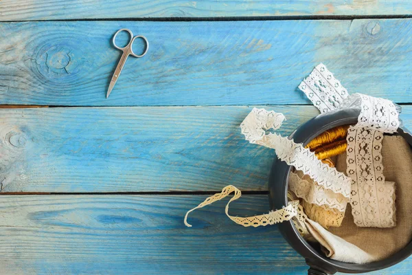 dantel kurdele ve makas