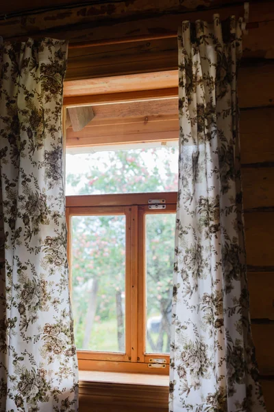 Uitzicht vanaf de kamer van de tuin — Stockfoto