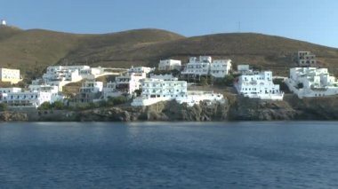 Yunan sahil kasabası evleri.