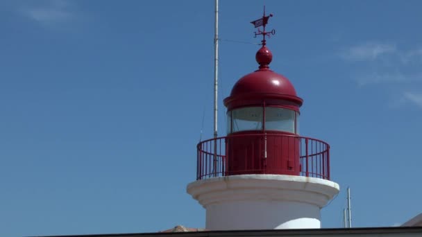 Lantaarn van van de vuurtoren van de haven. — Stockvideo