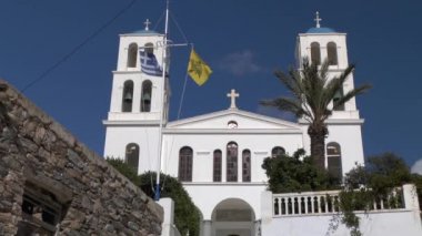 Akşam güneş ışınlarının kilisede Christian.