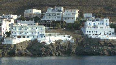 Yunan sahil kasabası evleri.