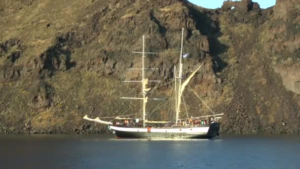 Pleasure craft stylized vintage sailboat . — Stock Video