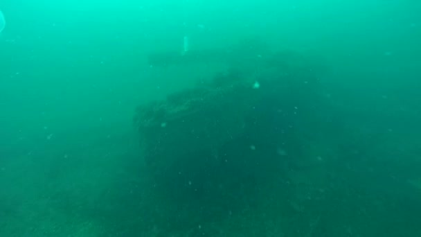 The appearance of the underwater fog stern of the sunken warship. — Stock Video