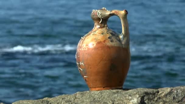 The medieval ceramic jug — Stock Video