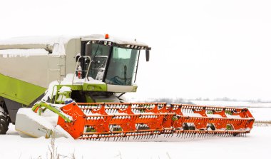 Bu çekim, tarımın gelecekteki saha çalışmalarına hazırlık ve sükunet atmosferini mükemmel bir şekilde yansıtıyor..