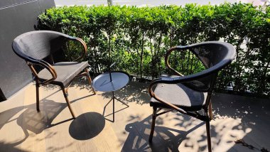 Modern bir otelin içinde.