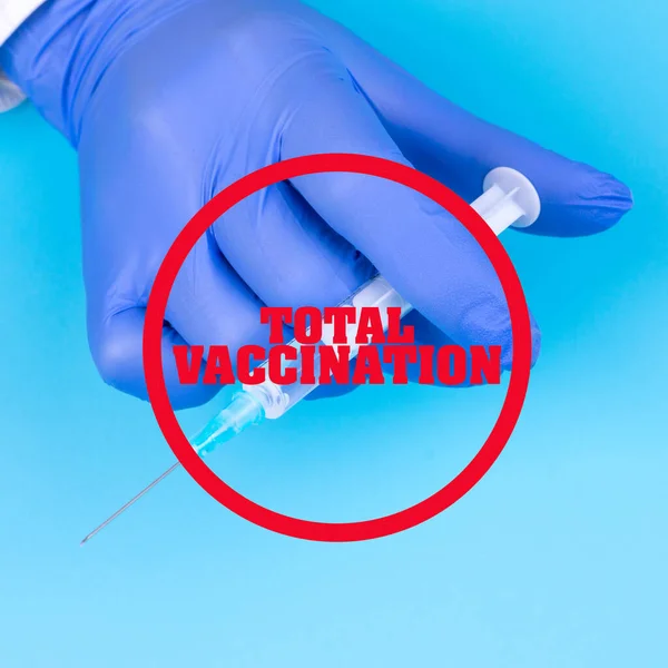 Total Vaccinering Covid Rund Stämpel Bakgrunden Bild Läkare Med Spruta — Stockfoto