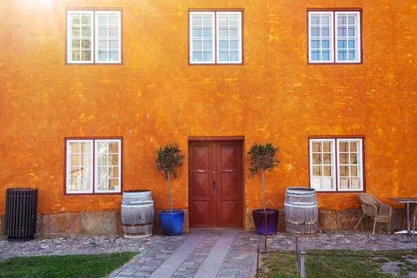 Helsingor Dinamarca Julio 2019 Hermoso Edificio Antiguo Naranja Territorio Del — Foto de Stock