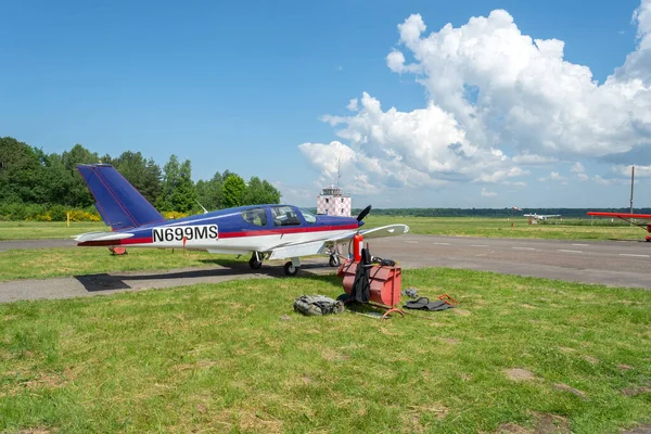 Γκόροντοκ Ουκρανία Ιουνίου 2021 Αερολιμένας Τσούνιβ Εκπαιδευτικό Αεροσκάφος Σταθμευμένο Στο — Φωτογραφία Αρχείου