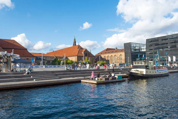 Copenhague Dinamarca Septiembre 2021 Gente Está Descansando Cerca Del Hermoso — Foto de Stock