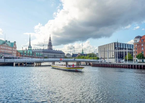 Copenaghen Danimarca Settembre 2021 Barca Turistica Con Turisti Sul Canale — Foto Stock