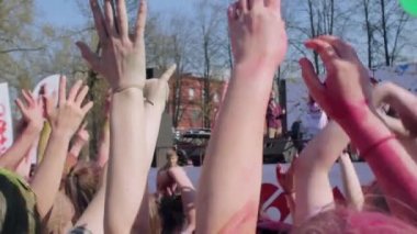 Saint-Petersburg, Rusya-3 Mayıs 2016. Holi Festival renk