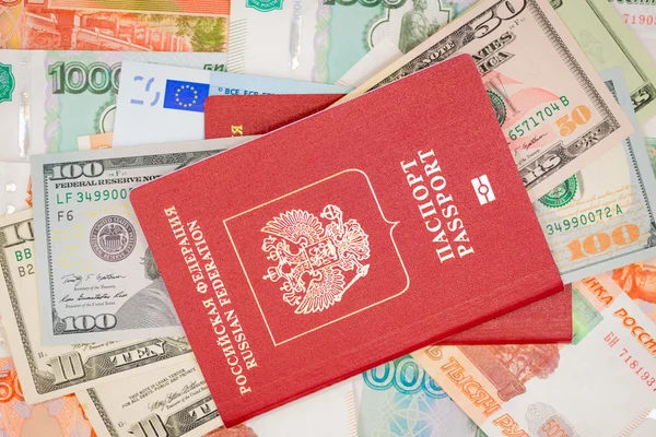 Διαβατήριο με χρήματα Rur Ευρώ Δολάριο — Φωτογραφία Αρχείου