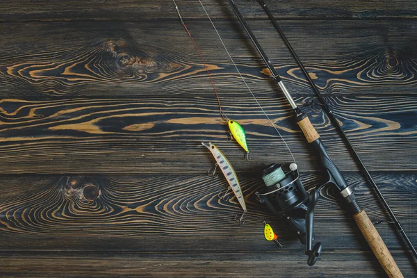 Pesca enfrentar em uma mesa de madeira. imagem tonificada Fotos De Bancos De Imagens