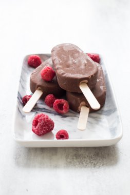 Çikolatalı dondurma.