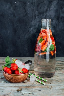 taze çilekli limonata