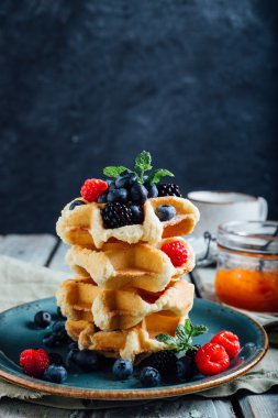 çilek ile Belçika waffle