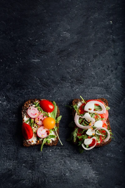 Torradas vegetais para lanche — Fotografia de Stock