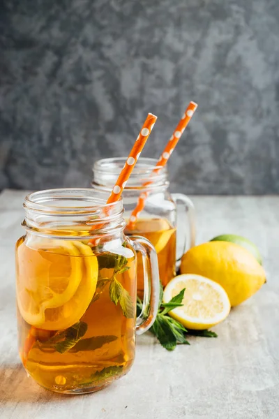 Tea with lemon slices and mint — Stock Photo, Image