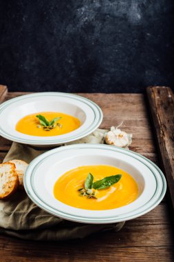 kremalı balkabağı çorbası