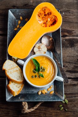 kremalı balkabağı çorbası