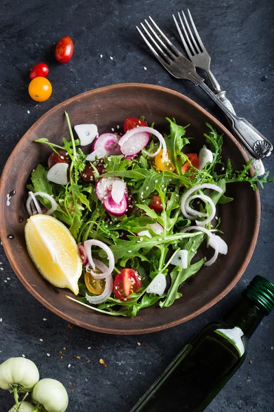 Ensalada de verduras frescas —  Fotos de Stock