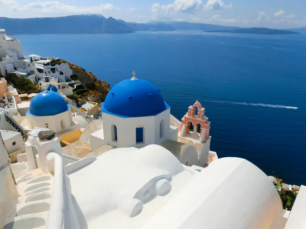 Vue sur la mer depuis le village d'Oia de l "île de Santorin en Grèce — Photo