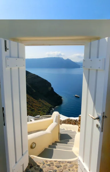 Blick auf das Meer vom oia dorf der Insel Santorini in Griechenland — Stockfoto