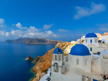 Oia Köyü Santorini Adası Yunanistan üzerinden denize görüntülemek